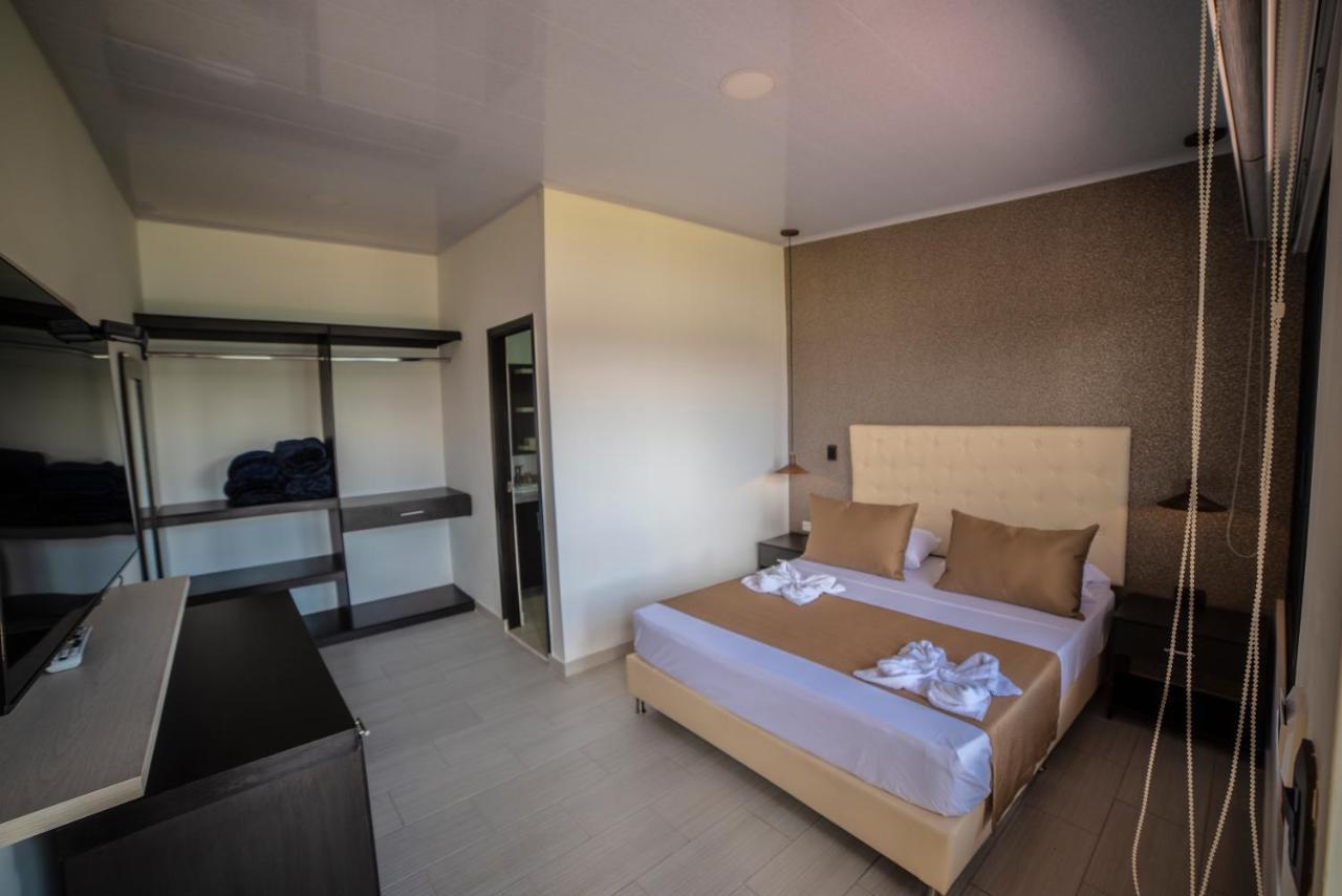 Hotel Aguas Abiertas Guatape Exterior photo