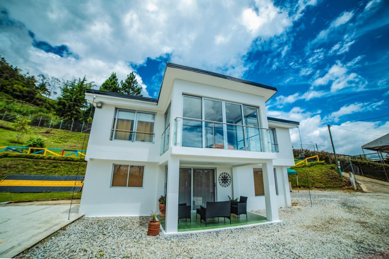 Hotel Aguas Abiertas Guatape Exterior photo